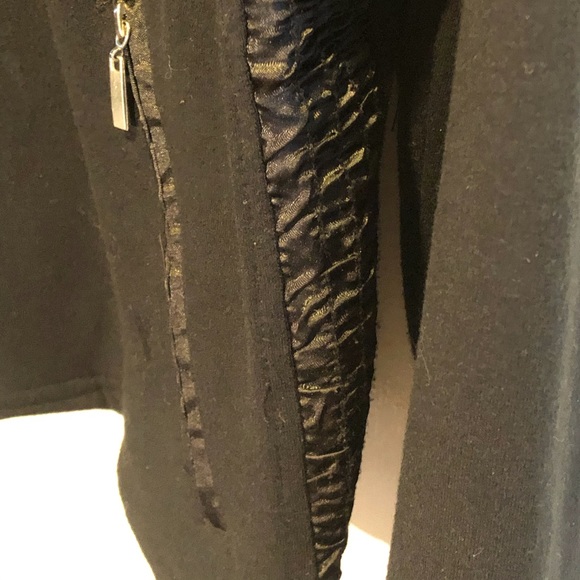 Cute hoodie with ruching trim 🎈2 for $15 🎈 - Picture 2 of 7